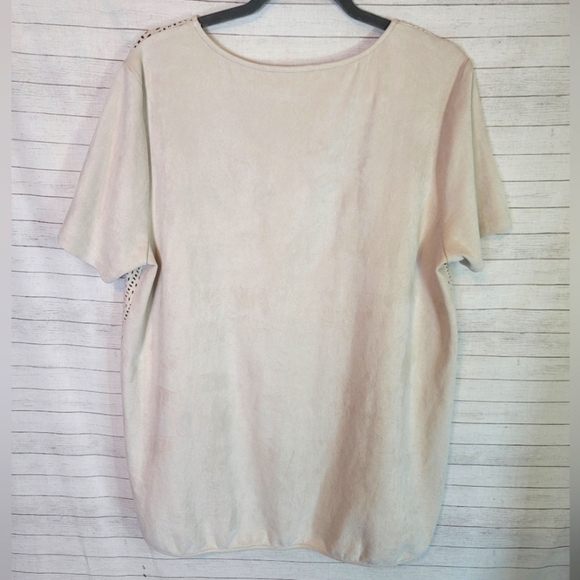 SOFT SURROUNDINGS CREAM FAUX SUEDE EYELET SHORT SLEEVE BLOUSE, SZ XL - Picture 7 of 10
